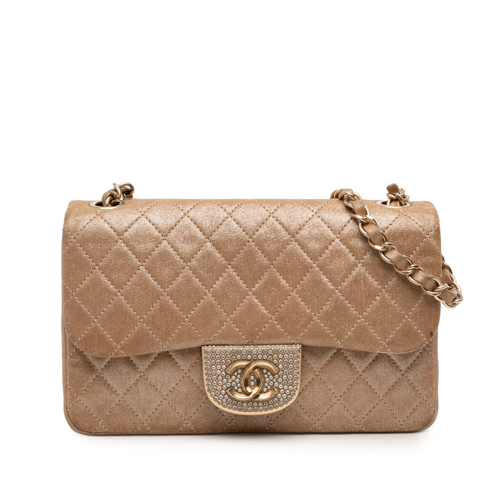 Chanel Small Matelassé Iridescent Cuir d’agneau Perle CC Cristal à rabat