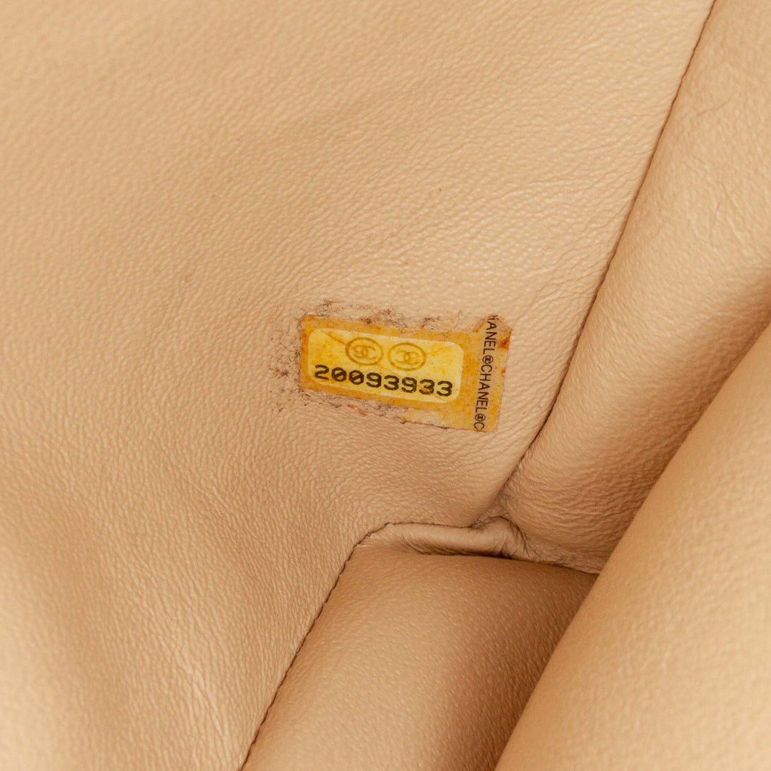 Chanel Small Matelassé Iridescent Cuir d’agneau Perle CC Cristal à rabat