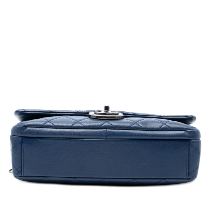 Chanel Large Matelassé Cuir de chèvre Double Carry Waist Chain à rabat