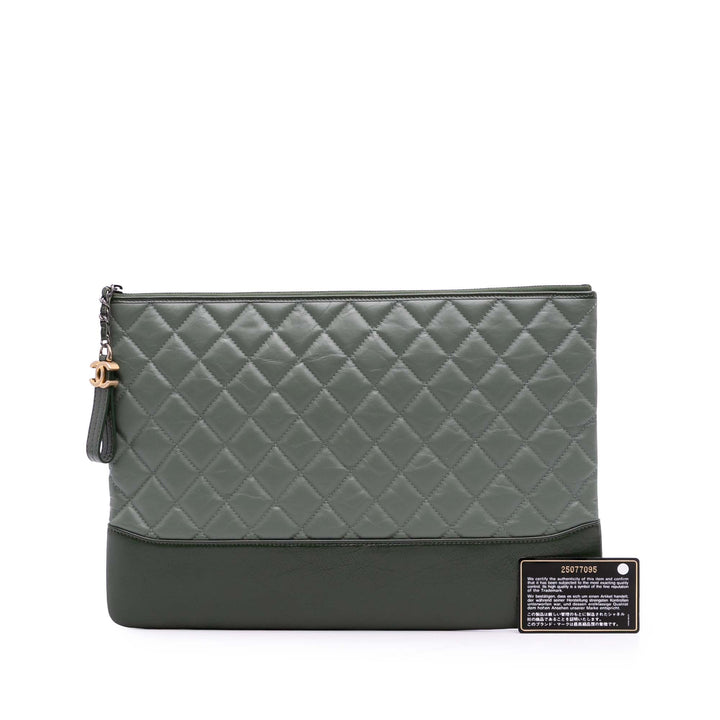 Chanel Large Aged Cuir de veau Gabrielle O Étui Pochette Gris