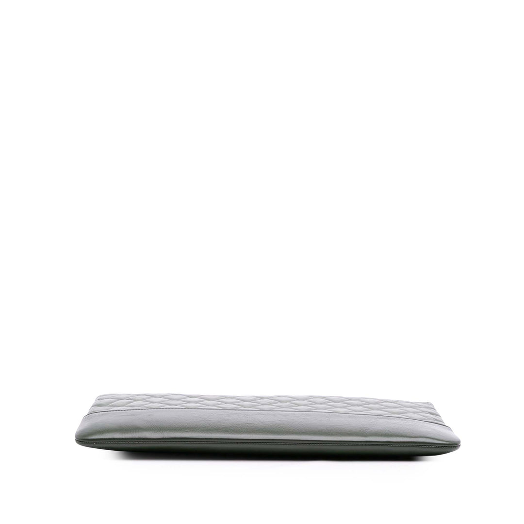 Chanel Large Aged Cuir de veau Gabrielle O Étui Pochette Gris