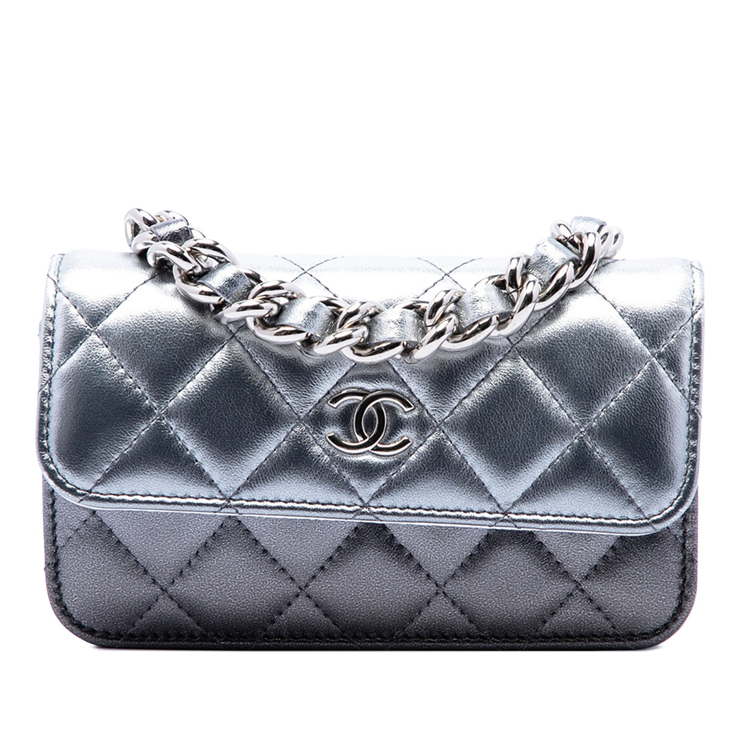 Chanel Matelassé Gradient Métallisé Coco Punk Pochette avec chaîne Cuir d'agneau Argenté – vue principale – GABY PARIS