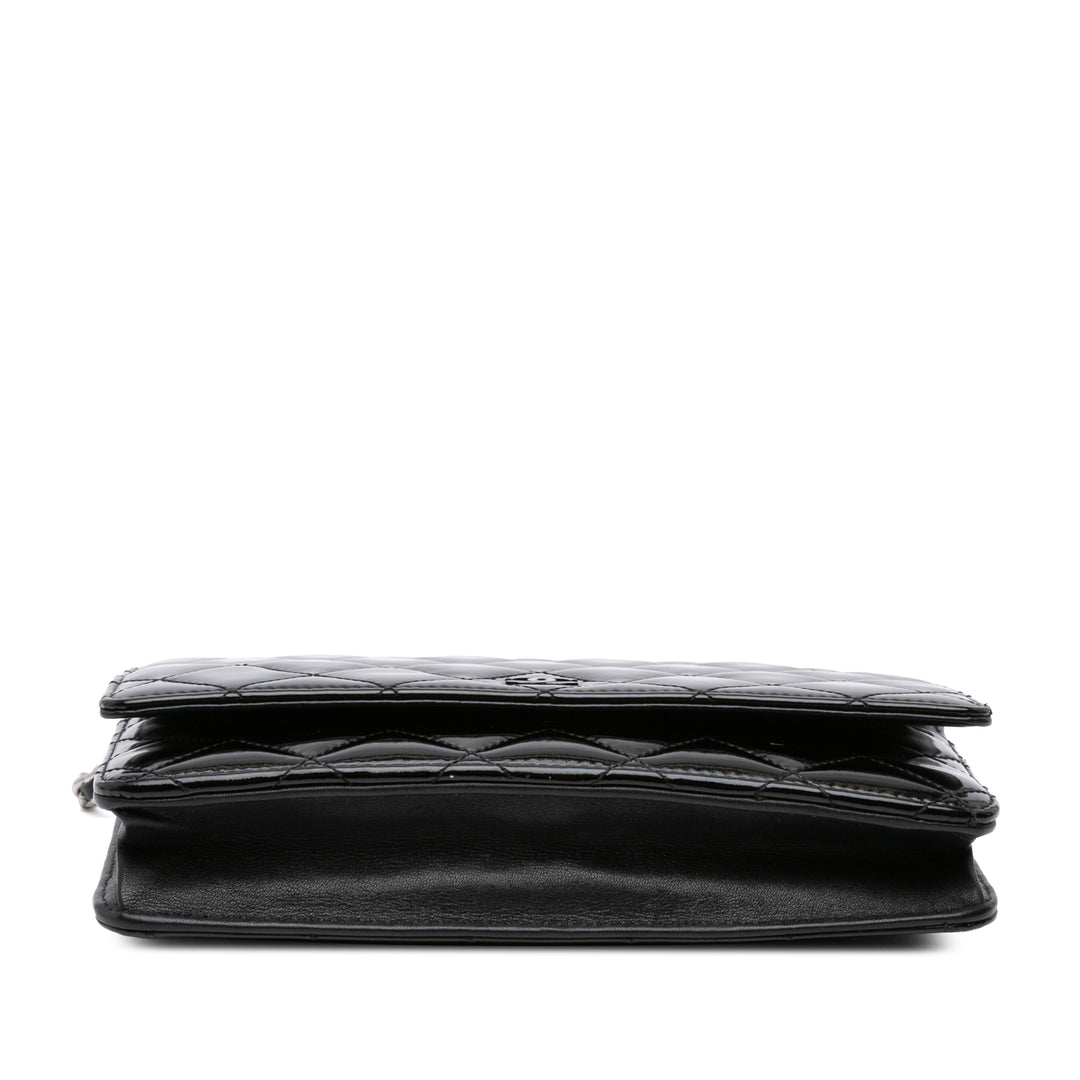 Chanel CC Matelassé Cuir verni Wallet on Chain