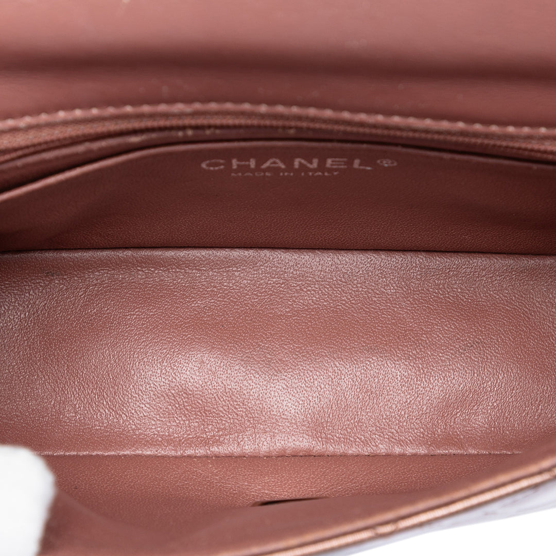 Chanel Mini Rectangular Classic Striated Cuir verni Simple rabat
