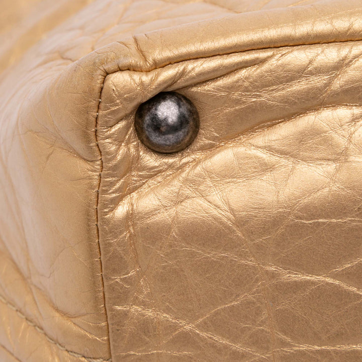 Chanel Distressed Cuir de veau Shopping In Moscow Cabas Doré