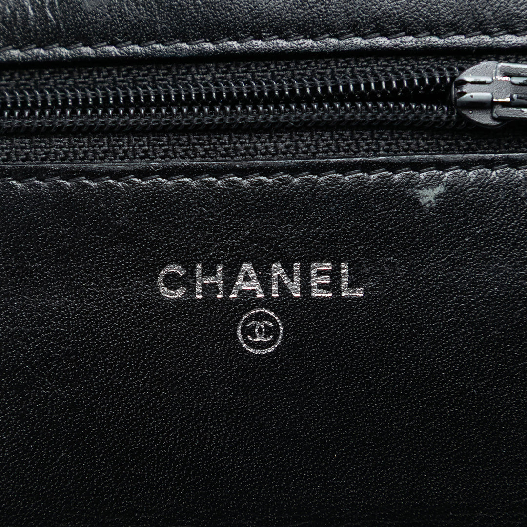 Chanel CC Matelassé Cuir verni Wallet on Chain