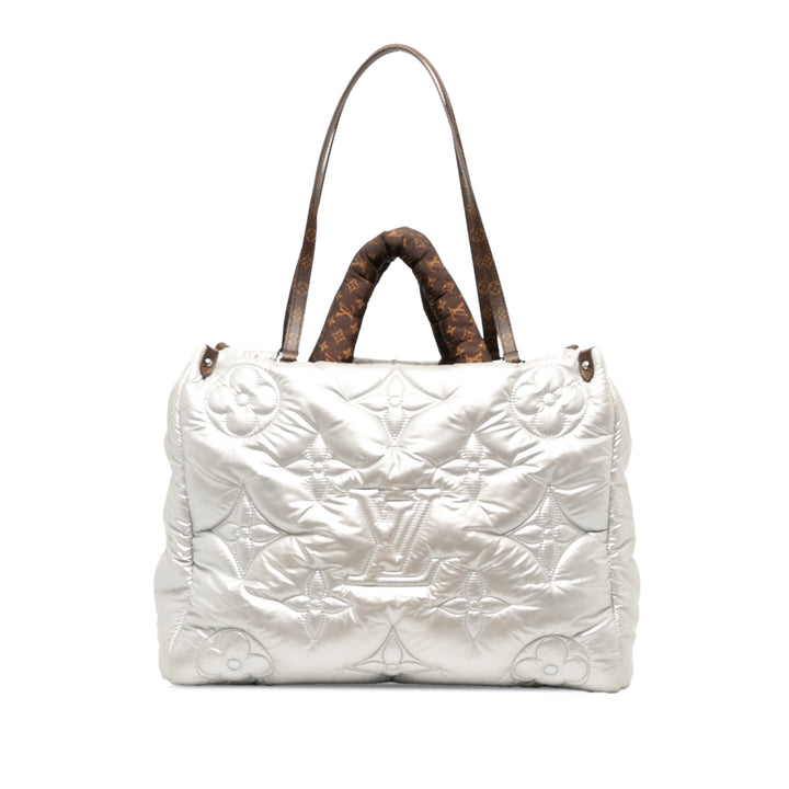 Louis Vuitton Sac à main Econyl Pillow Onthego Monogram GM Argenté – vue principale – GABY PARIS