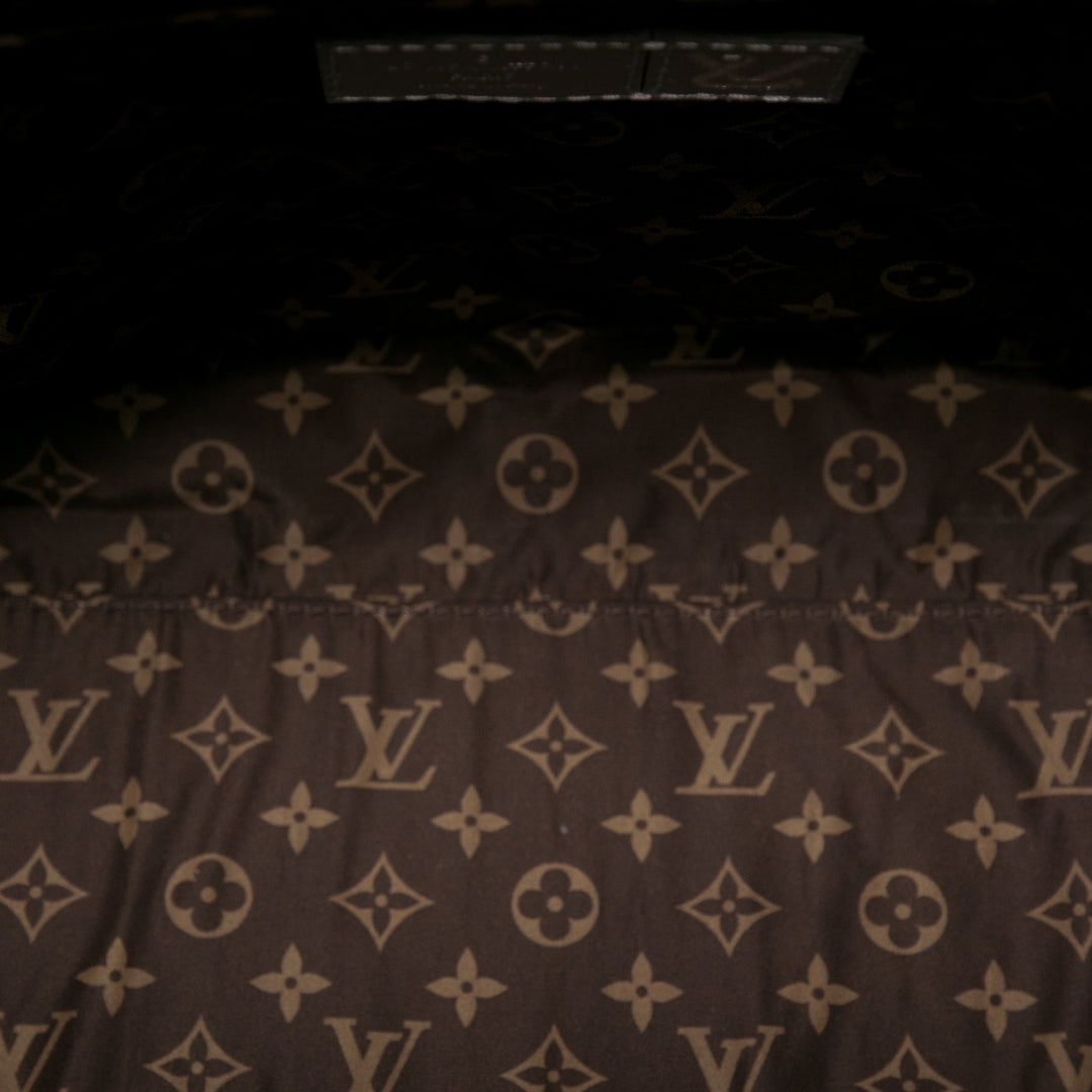 Louis Vuitton Sac à main Econyl Pillow Onthego Monogram GM Argenté – vue 4 – GABY PARIS