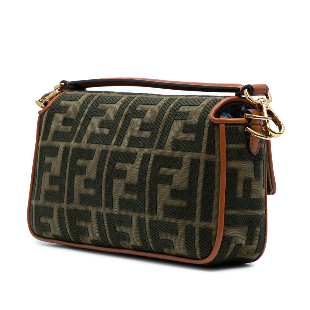 Fendi Zucca Embroidered Toile Baguette Sac cartable Vert – GABY PARIS Authentique