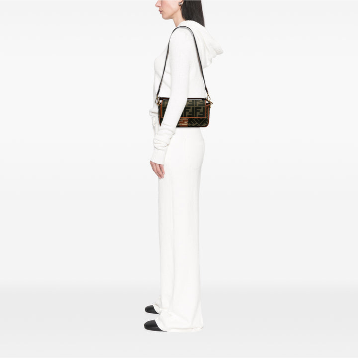 Fendi Zucca Embroidered Toile Baguette Sac cartable Vert – GABY PARIS Authentique