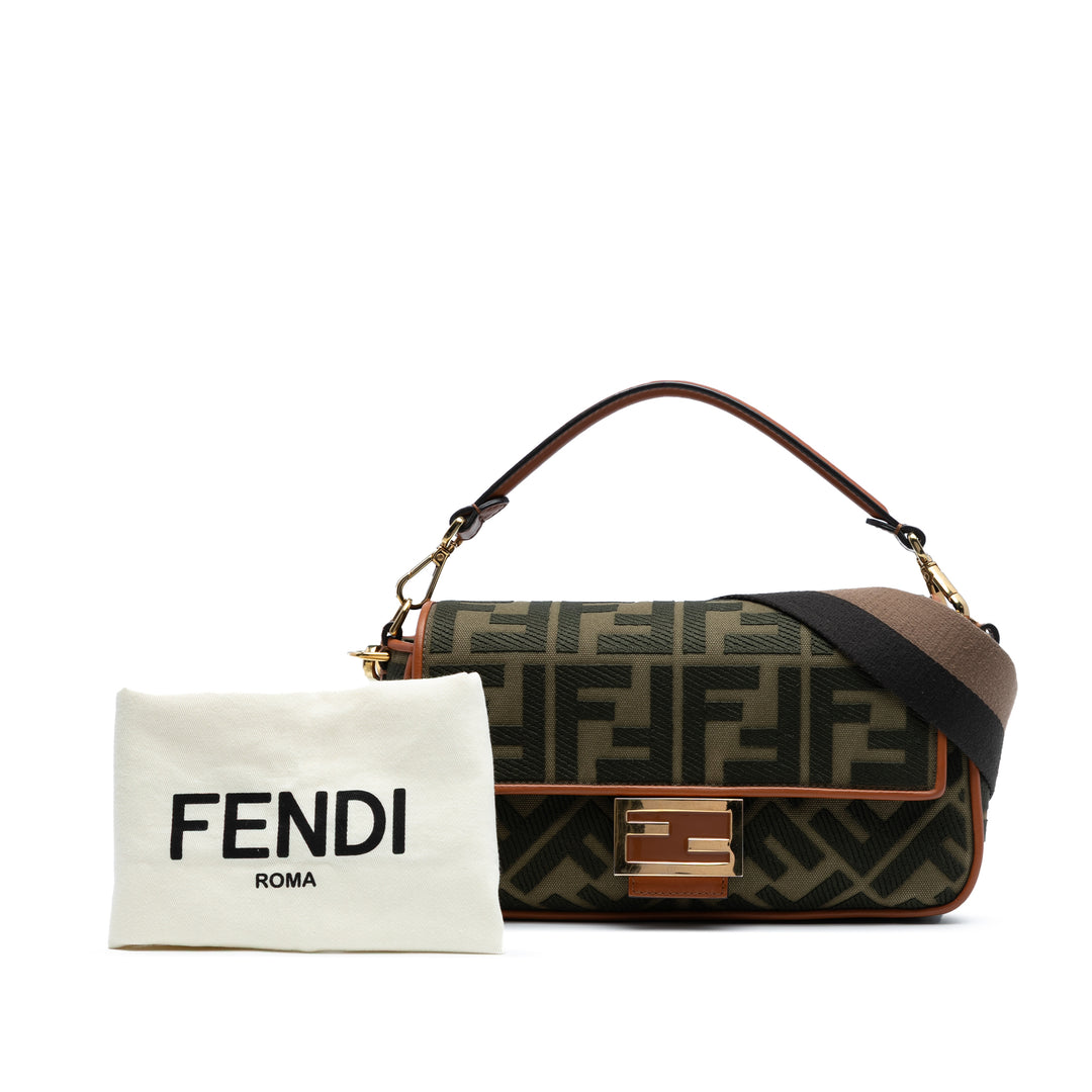 Fendi Zucca Embroidered Toile Baguette Sac cartable Vert – GABY PARIS Authentique