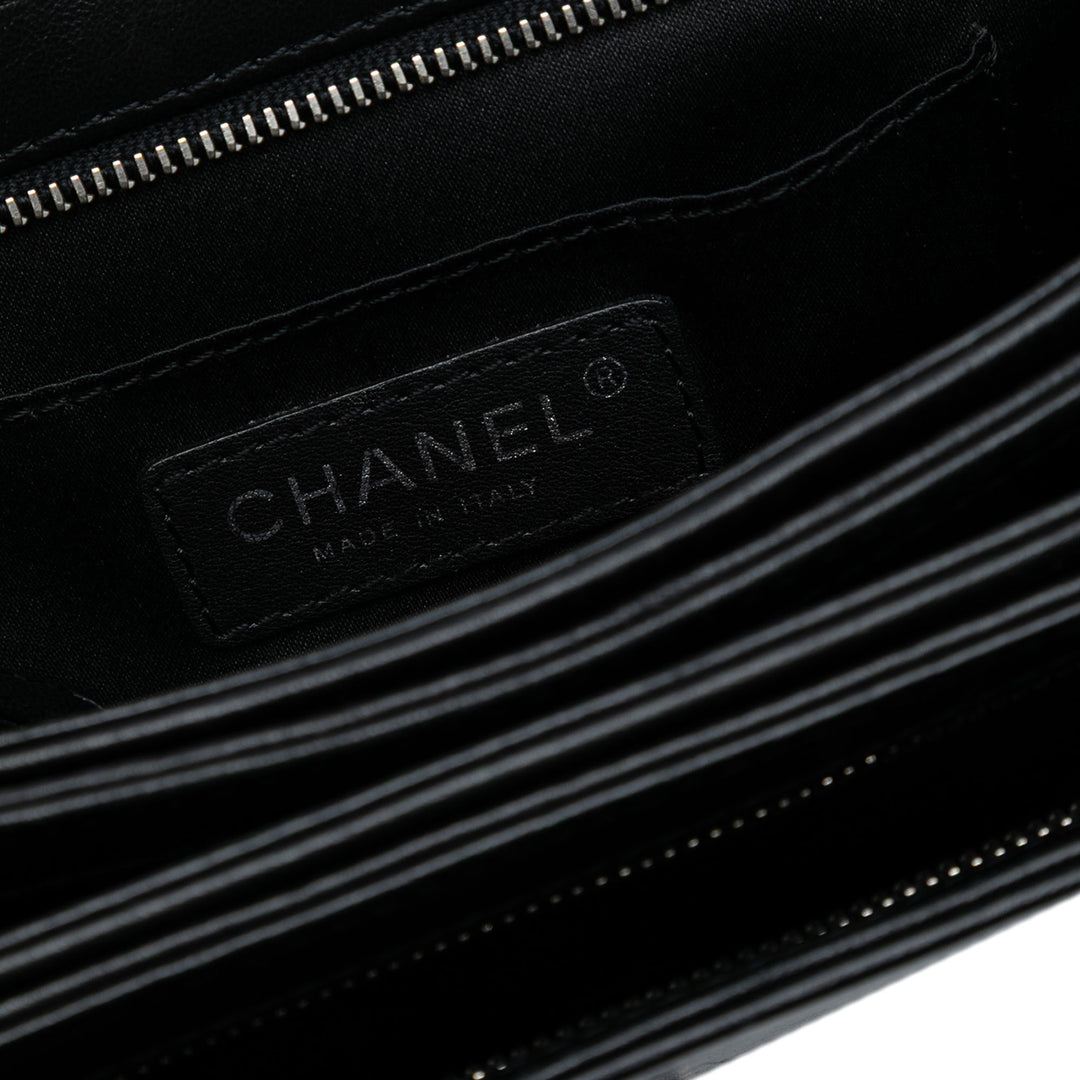 Chanel Medium Matelassé Cuir d’agneau Clams Pocket Accordion à rabat