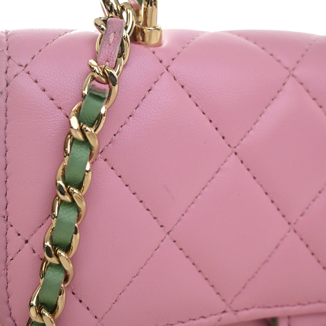 Chanel CC Matelassé Cuir d’agneau anse supérieure Phone Holder avec chaîne