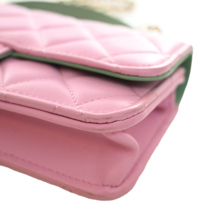 Chanel CC Matelassé Cuir d’agneau anse supérieure Phone Holder avec chaîne