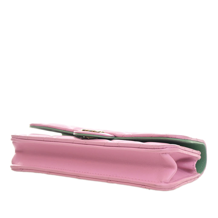 Chanel CC Matelassé Cuir d’agneau anse supérieure Phone Holder avec chaîne