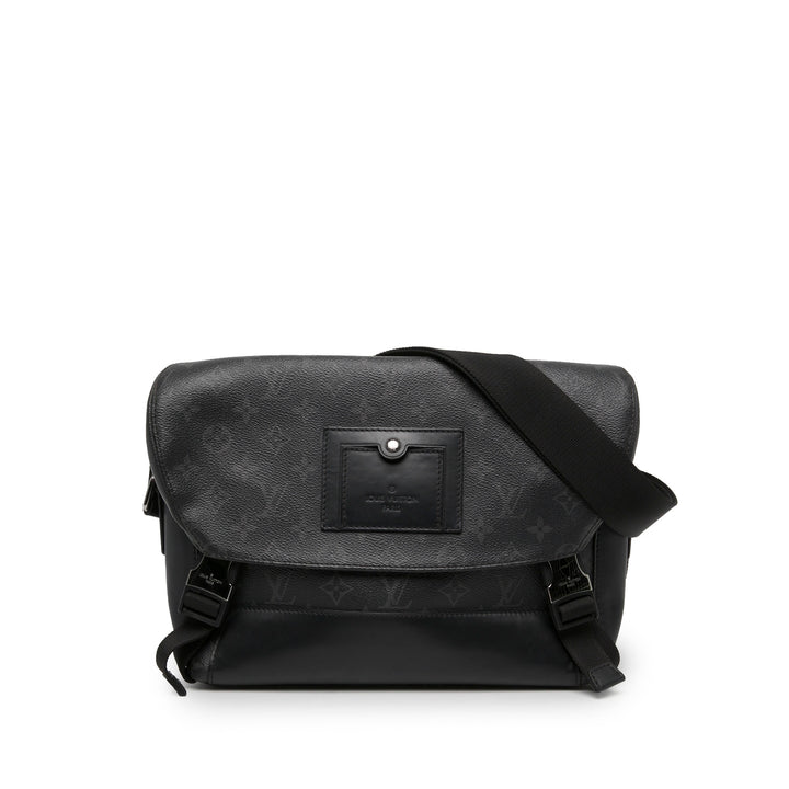 Louis Vuitton Sac bandoulière Voyager Monogram Eclipse PM Noir – vue principale – GABY PARIS
