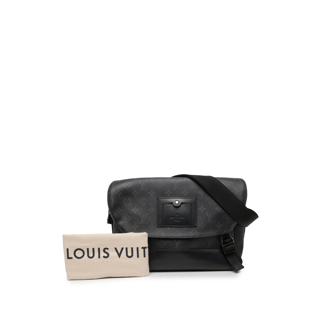 Louis Vuitton Sac bandoulière Voyager Monogram Eclipse PM Noir – vue 6 – GABY PARIS