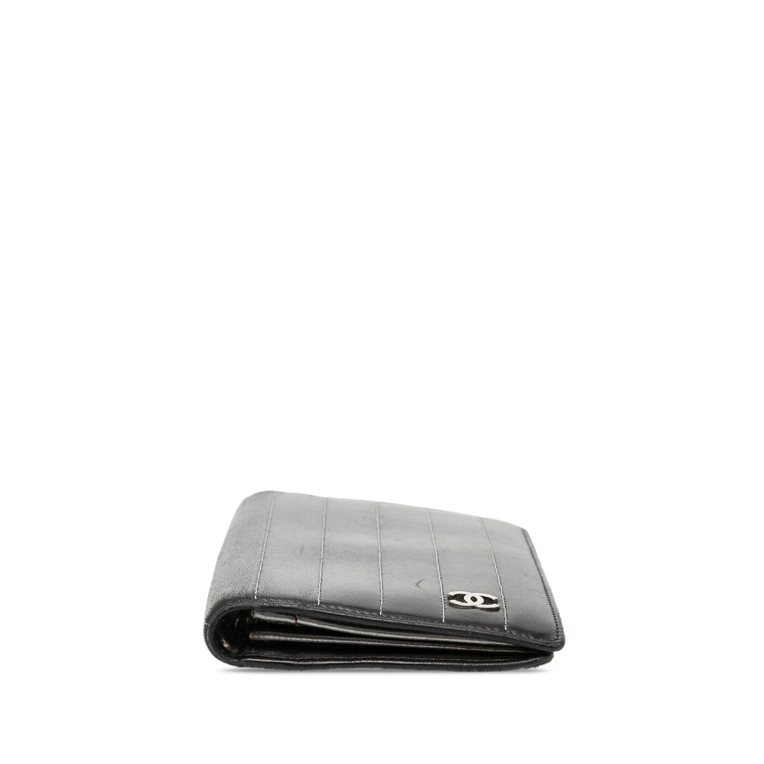 Chanel Cuir d’agneau Vertical Matelassé Mademoiselle Yen Portefeuille