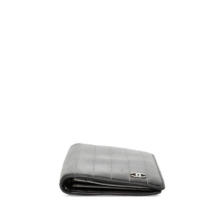 Chanel Cuir d’agneau Vertical Matelassé Mademoiselle Yen Portefeuille