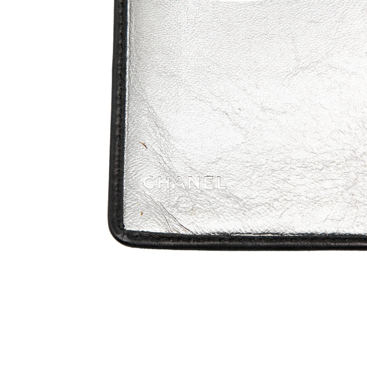 Chanel Cuir d’agneau Vertical Matelassé Mademoiselle Yen Portefeuille