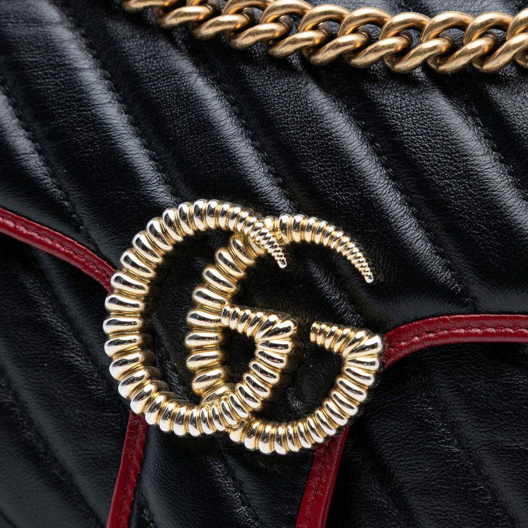 Gucci Medium GG Marmont Matelasse Diagonal Cuir Torchon Sac bandoulière