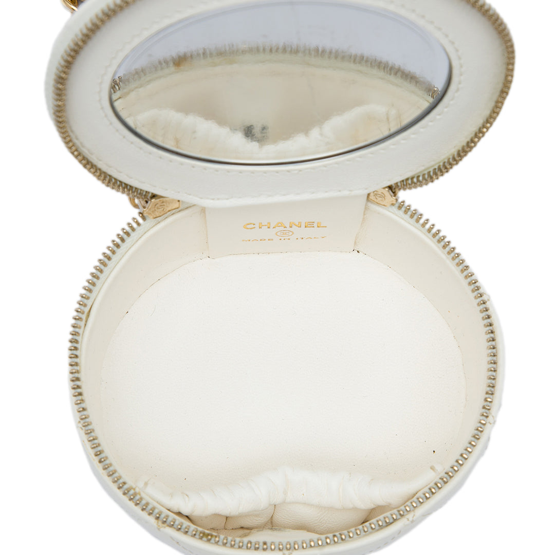 Chanel Vanity CC Matelassé Cristal Perley Girl Rond avec chaîne Cuir d'agneau Blanc – vue 4 – GABY PARIS