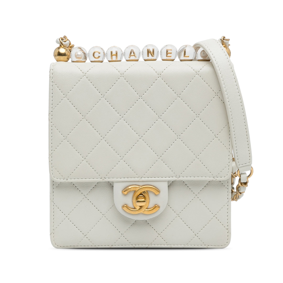Chanel Chic Perles à rabat Petit Cuir