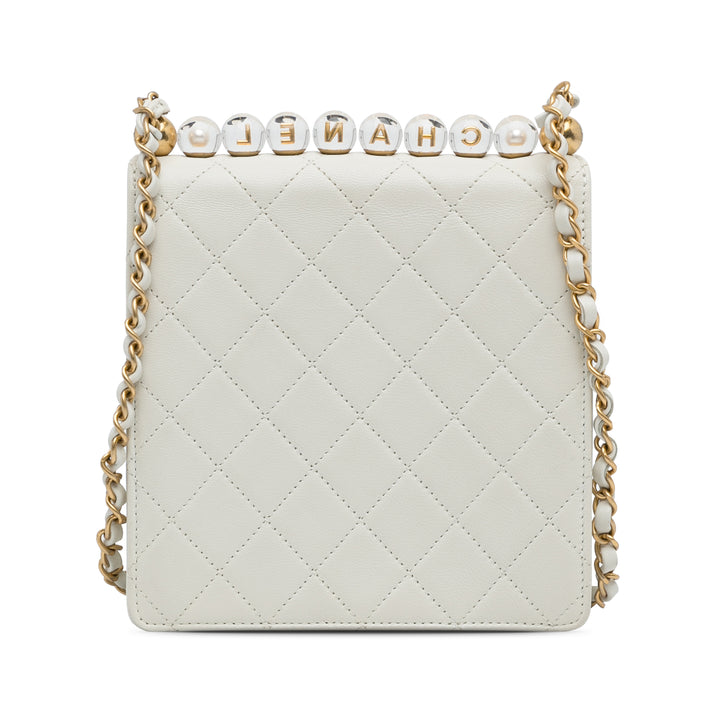 Chanel Chic Perles à rabat Petit Cuir