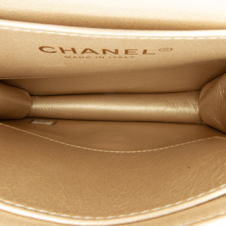 Chanel Chic Perles à rabat Petit Cuir
