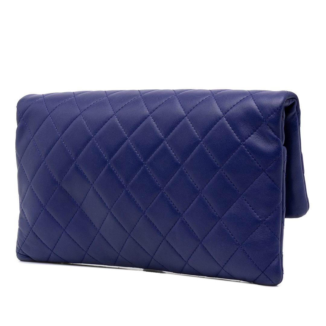 Chanel CC Matelassé Foldover Pochette Cuir d'agneau Bleu – vue 2 – GABY PARIS