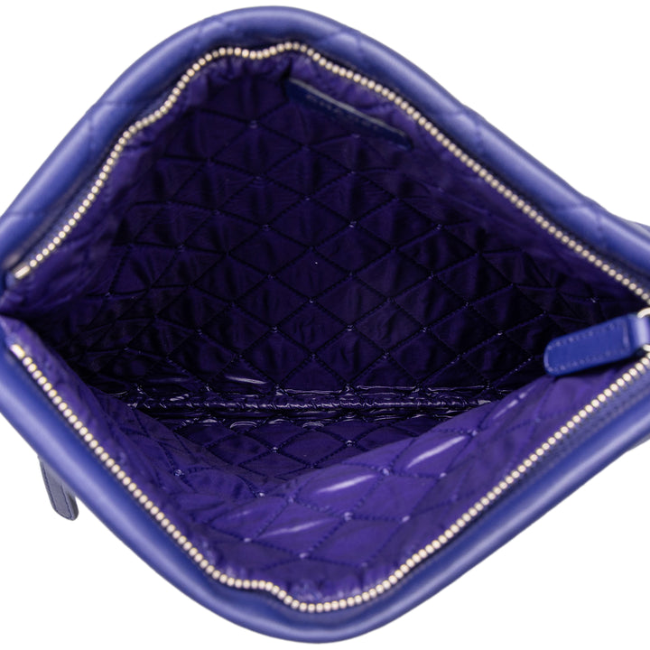 Chanel CC Matelassé Foldover Pochette Cuir d'agneau Bleu – vue 4 – GABY PARIS