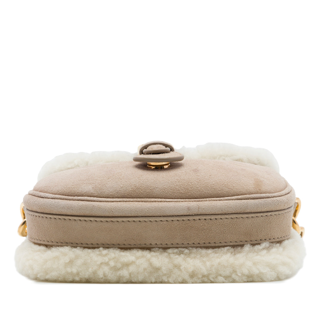 Dior Sac bandoulière Shearling Bobby Petit Beige – vue 3 – GABY PARIS