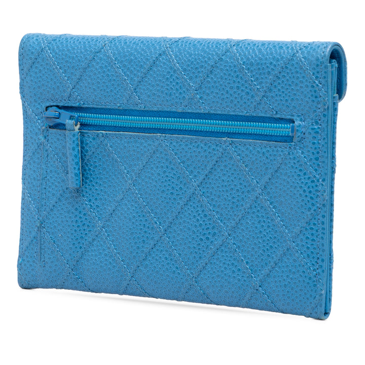 Chanel CC Matelassé Enveloppe Portefeuille Cuir caviar Bleu – vue 2 – GABY PARIS