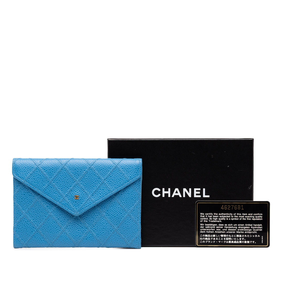 Chanel CC Matelassé Enveloppe Portefeuille Cuir caviar Bleu – vue 7 – GABY PARIS