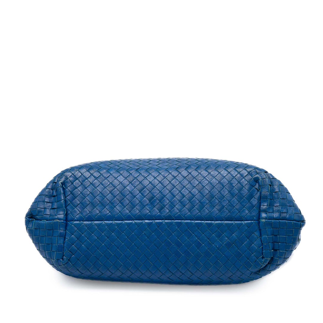 Bottega Veneta Cabas Intrecciato Capri nappa Moyen Bleu – vue 3 – GABY PARIS