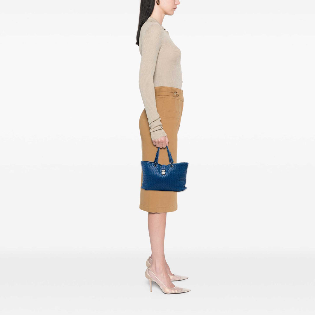 Bottega Veneta Cabas Intrecciato Capri nappa Moyen Bleu – vue 6 – GABY PARIS