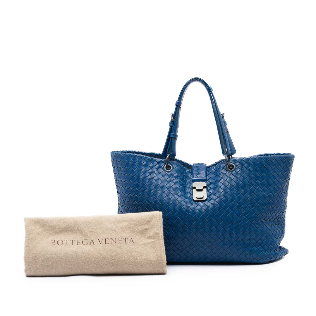 Bottega Veneta Cabas Intrecciato Capri nappa Moyen Bleu – vue 7 – GABY PARIS