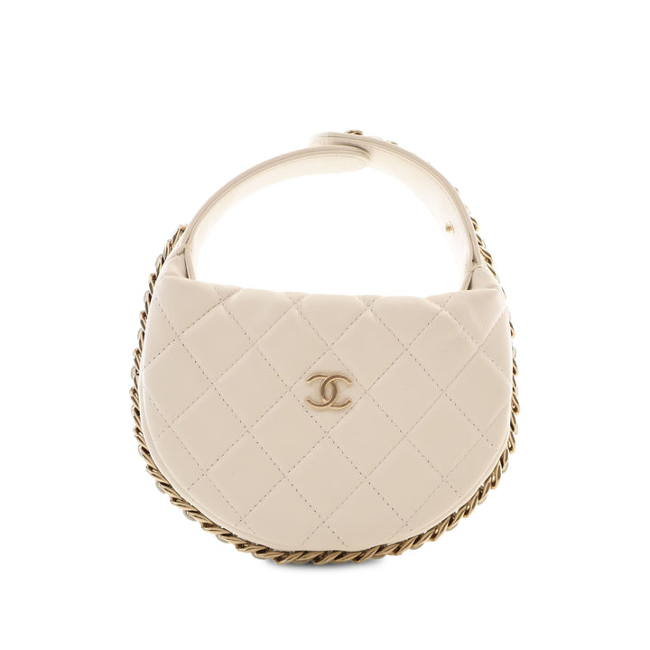 Chanel Pochette Matelassé rond à chaîne Mini Cuir d'agneau Blanc – vue principale – GABY PARIS