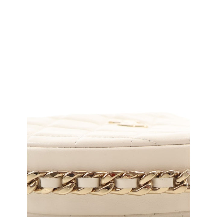 Chanel Pochette Matelassé rond à chaîne Mini Cuir d'agneau Blanc – vue 12 – GABY PARIS