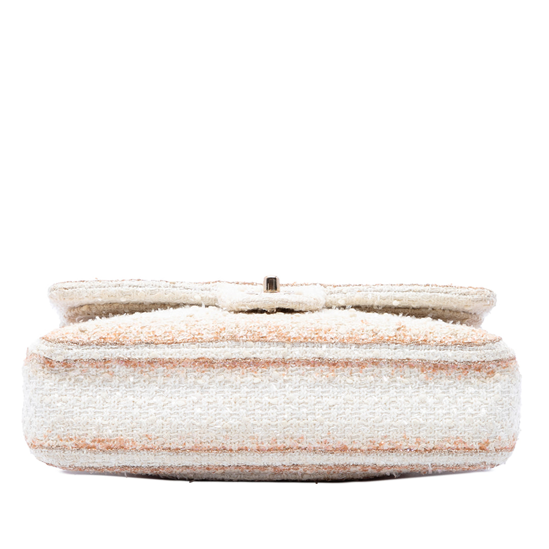 Chanel Sac porté épaule Classic Métallisé Double rabat Tweed Moyen Blanc – vue 3 – GABY PARIS