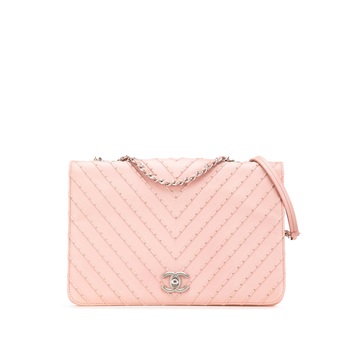 Chanel Chevron clouté Rabat intégral Cuir de veau