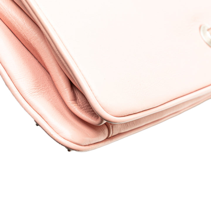 Chanel Chevron clouté Rabat intégral Cuir de veau