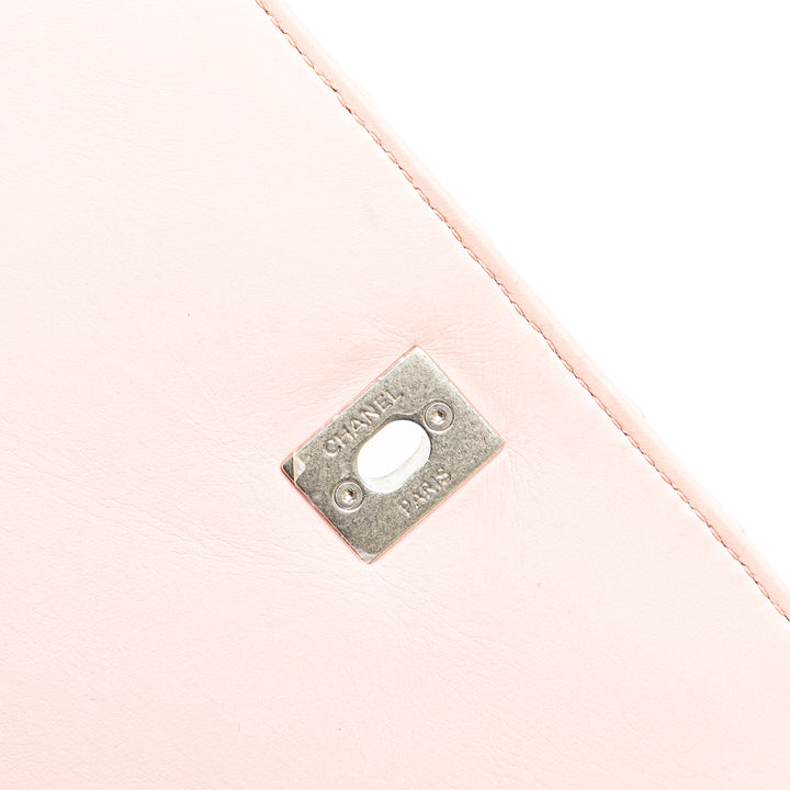 Chanel Chevron clouté Rabat intégral Cuir de veau