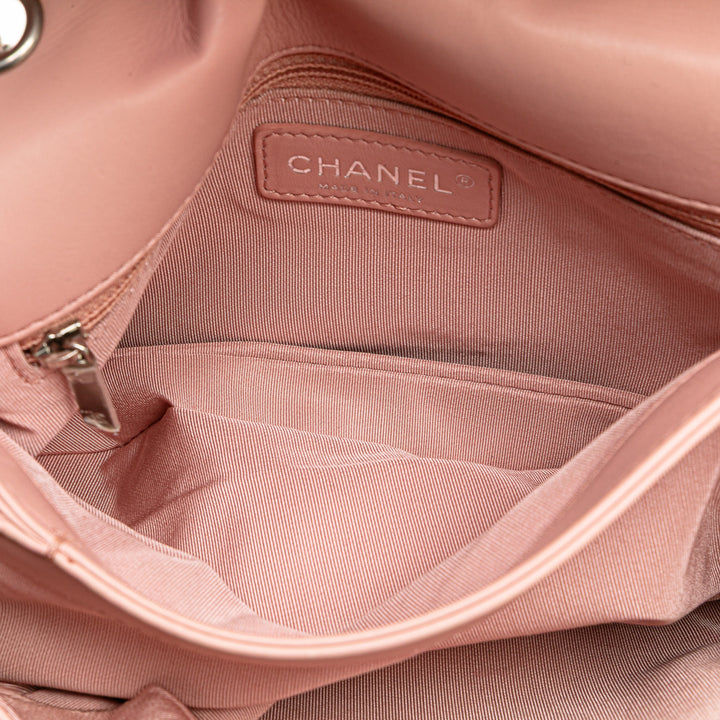 Chanel Chevron clouté Rabat intégral Cuir de veau