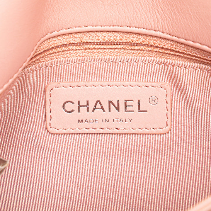 Chanel Chevron clouté Rabat intégral Cuir de veau