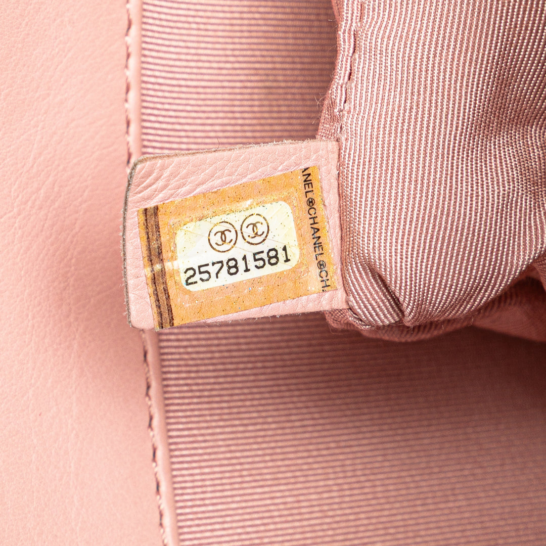 Chanel Chevron clouté Rabat intégral Cuir de veau