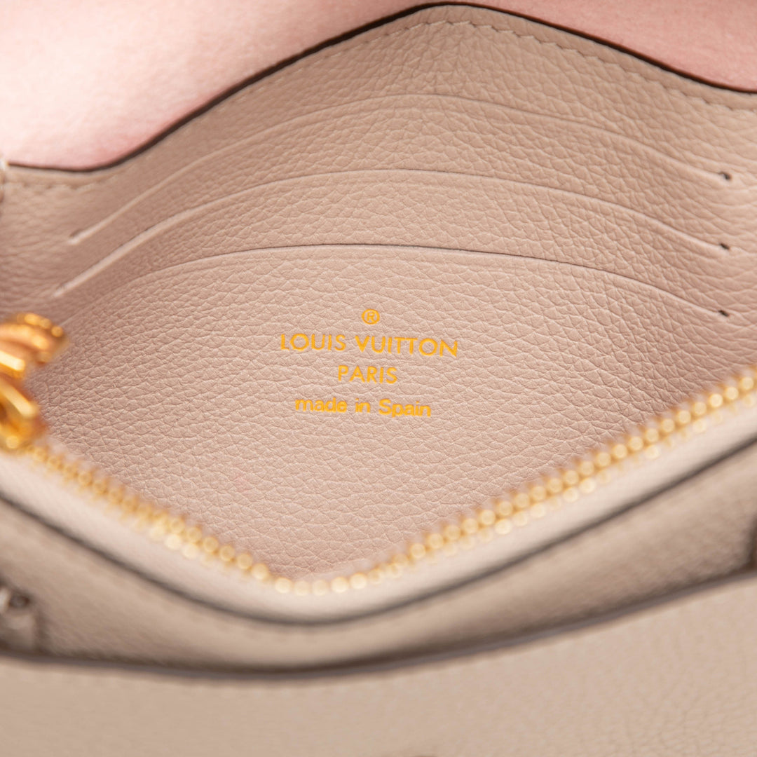 Louis Vuitton Pochette Souple My Lockme Chaîne Mini Cuir de veau Beige – vue 5 – GABY PARIS
