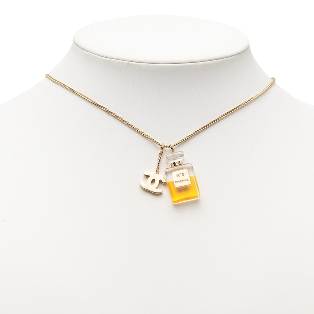Chanel CC plaqué Perfume Bottle Pendant Collier Métal