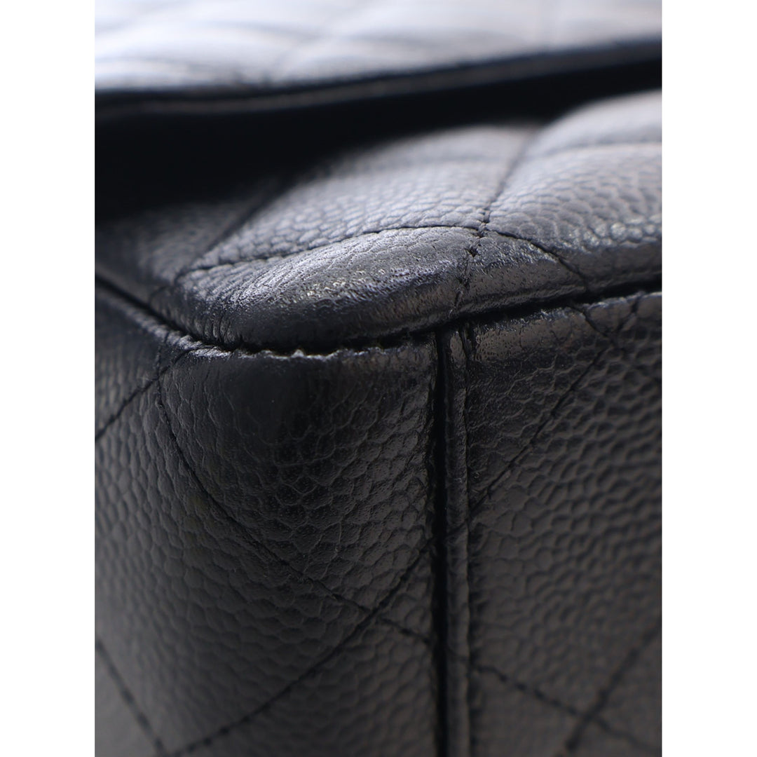 Chanel Sac porté épaule Classic Double rabat Maxi Cuir caviar Noir – vue 10 – GABY PARIS