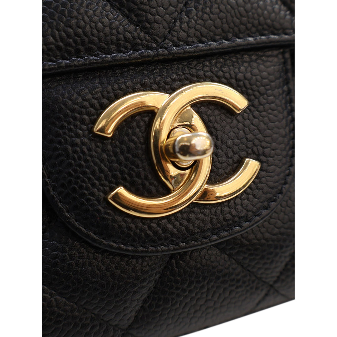 Chanel Sac porté épaule Classic Double rabat Maxi Cuir caviar Noir – vue 4 – GABY PARIS